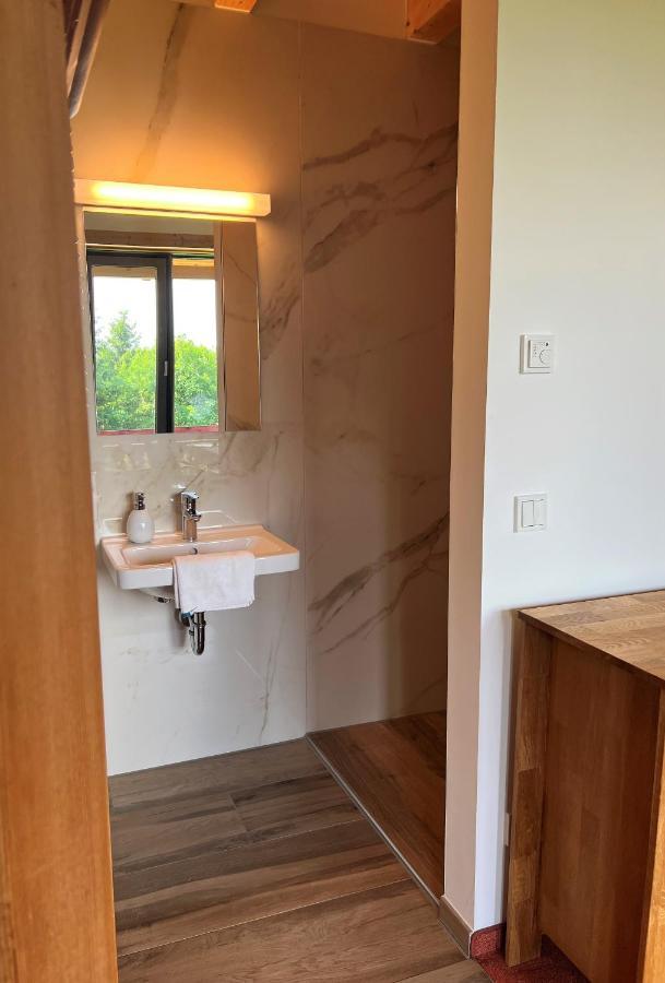 Sunhill Appartments, Klimatisiert Winhoring Eksteriør billede